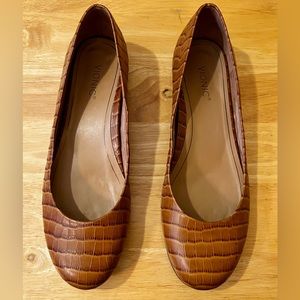 Great Condition Vionic Croc-Embossed Leather Ballet Flat Women 9.5 M, Expresso